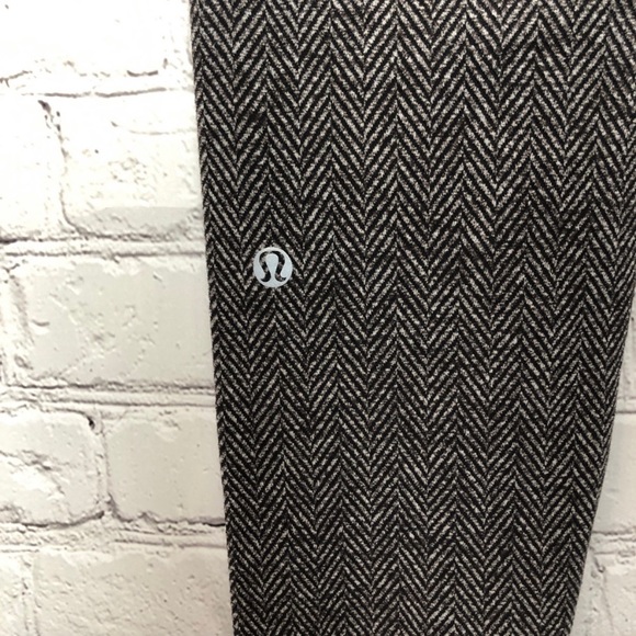 Lululemon Herringbone Leggings - Size 8 EUC - Picture 5 of 6